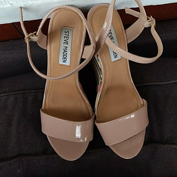 Steve Madden nude patent leather wedges - Picture 7 of 7